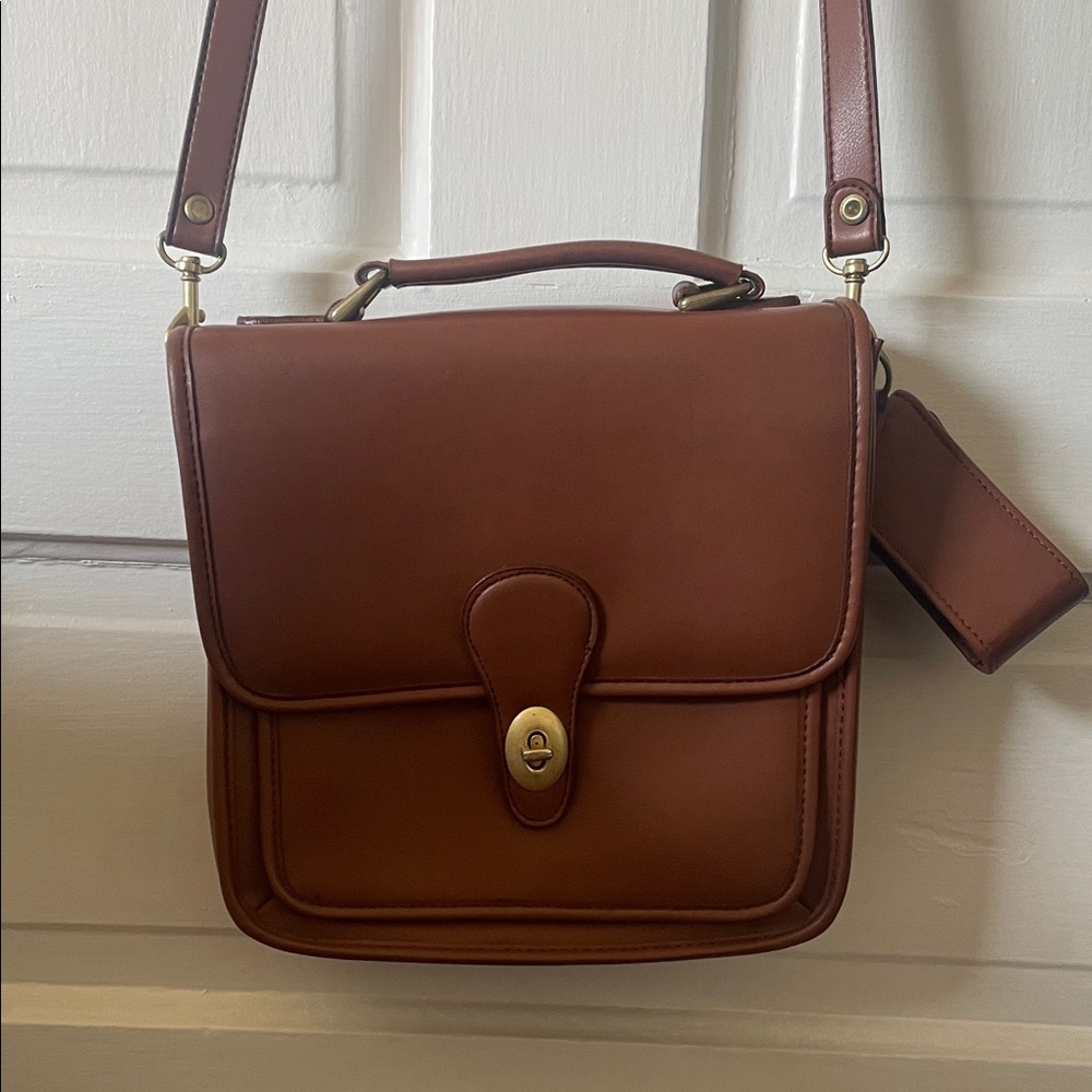 Vintage America Tan Leather Messenger Bag